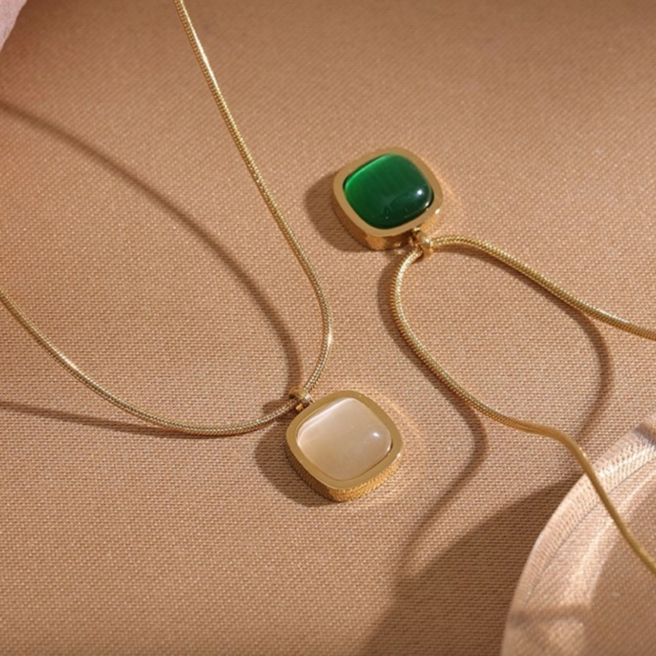 Elegant Agate Pendant Necklace