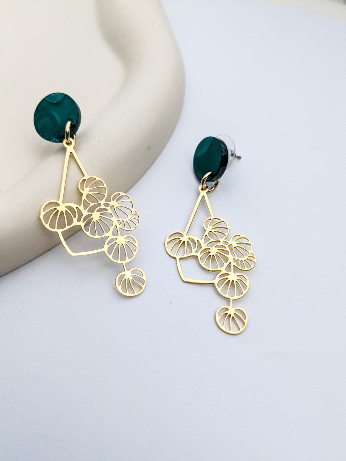 Monstera stud Earrings