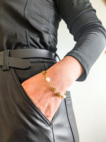 Greta Pearl Bracelet