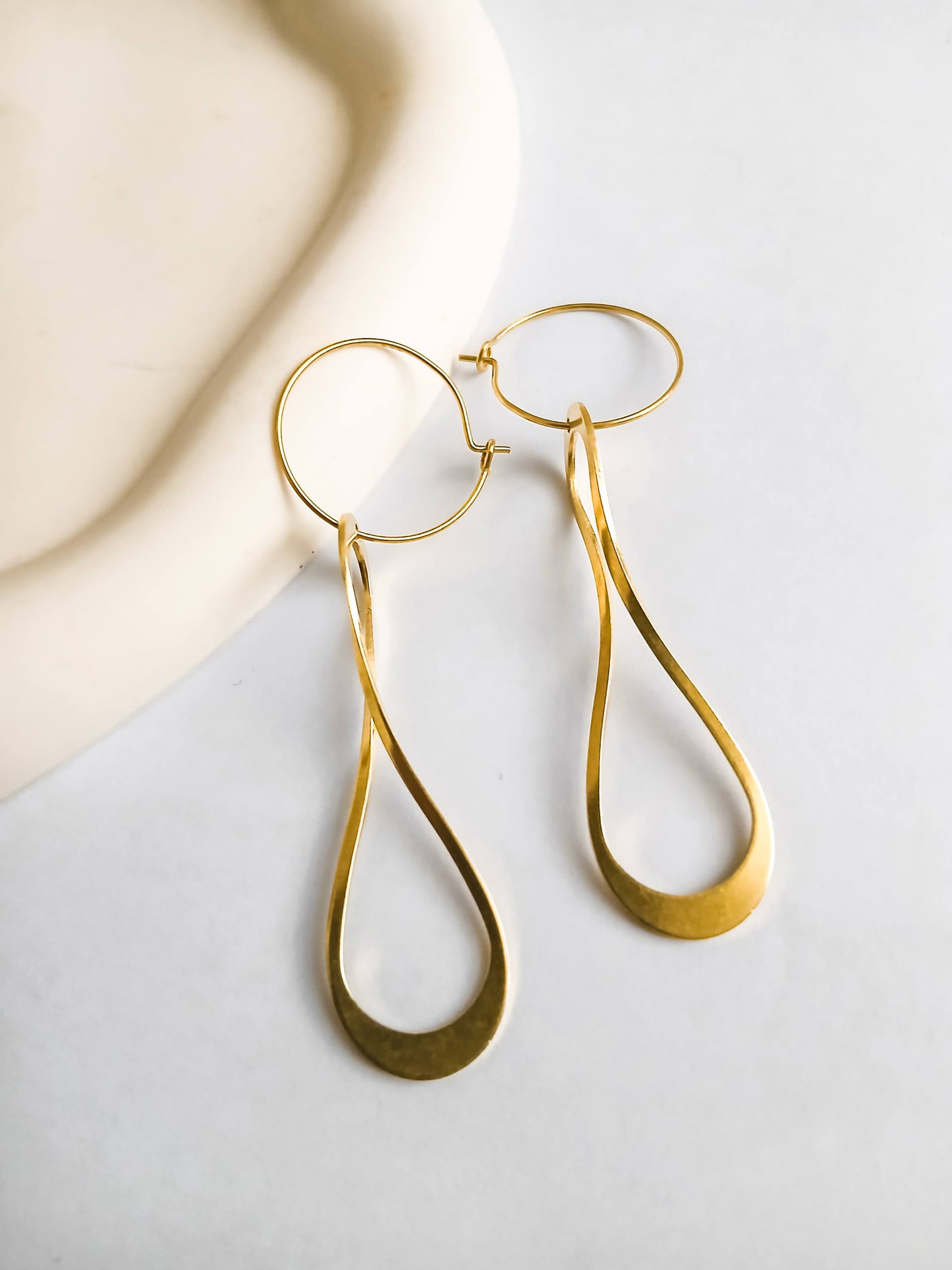 spiral hoop earrings gold