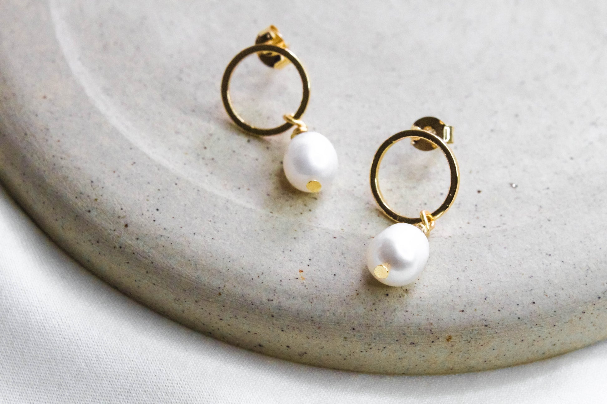 gold pearl earrings